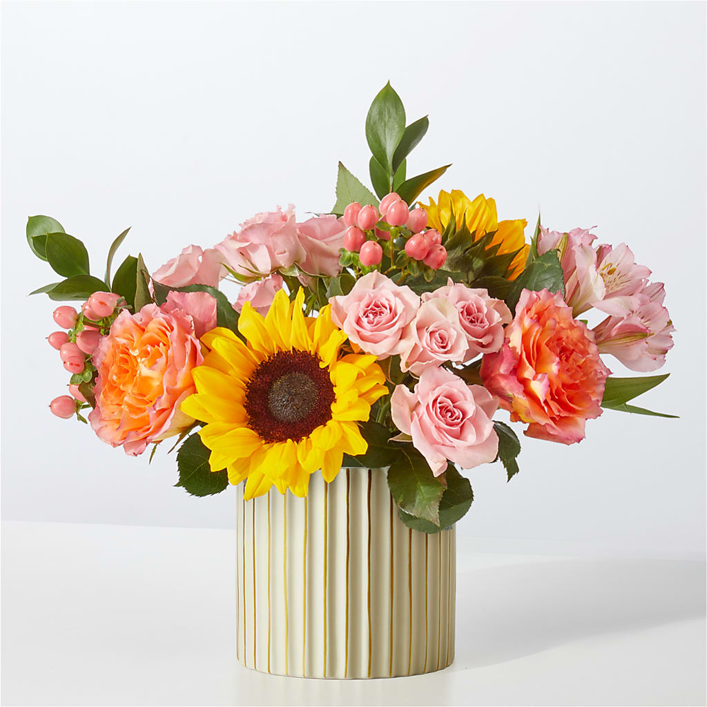 Sun's Out Bouquet – LEMON TREE FLOWERS & THINGS, Columbiana OH