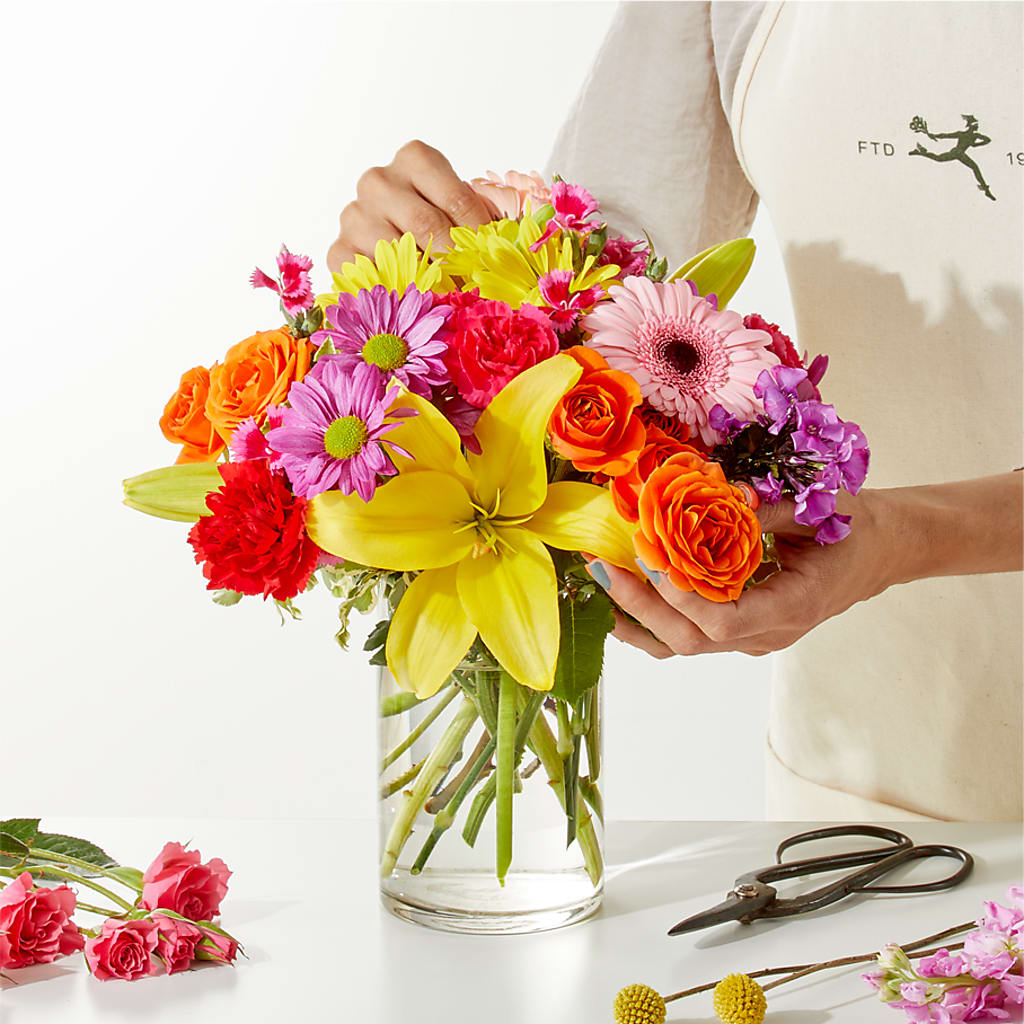 Cue the Confetti - A Florist Original – LEMON TREE FLOWERS & THINGS, Columbiana OH
