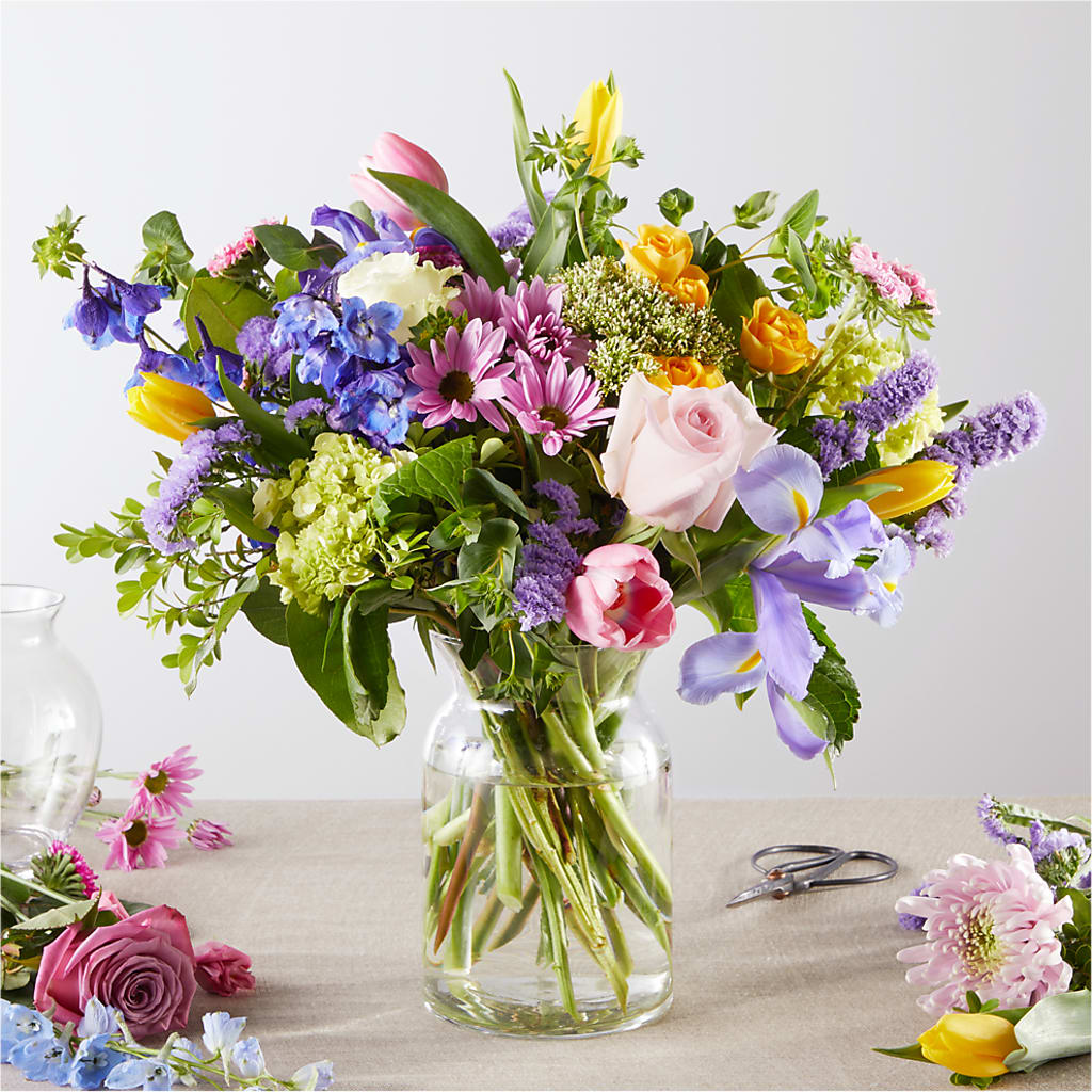 Pastel Tradition - A Florist Original – LEMON TREE FLOWERS & THINGS, Columbiana OH