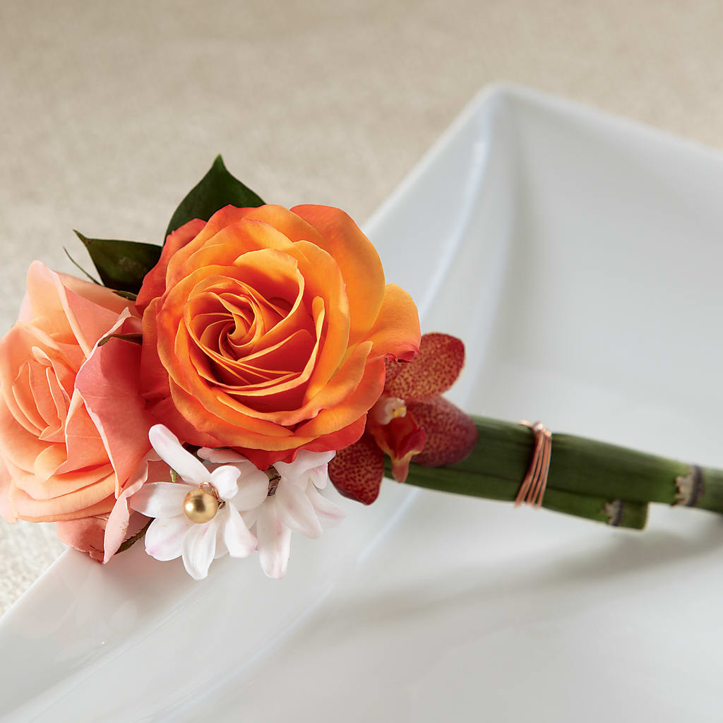 Sunset Dream Boutonniere – LEMON TREE FLOWERS & THINGS, Columbiana OH