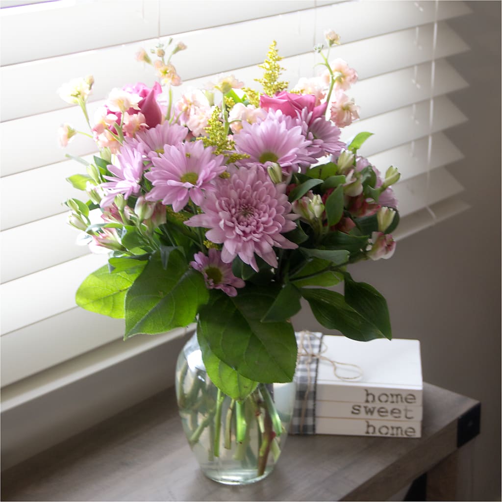 Pastel Tradition - A Florist Original – LEMON TREE FLOWERS & THINGS, Columbiana OH