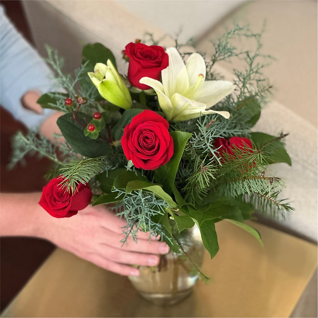 Glittering Lights Bouquet – LEMON TREE FLOWERS & THINGS, Columbiana OH