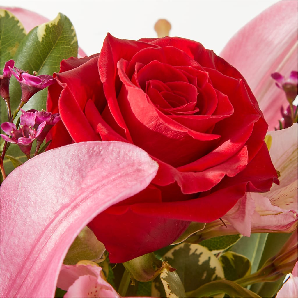 Lucky in Love Bouquet – LEMON TREE FLOWERS & THINGS, Columbiana OH